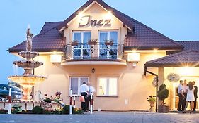 Inez